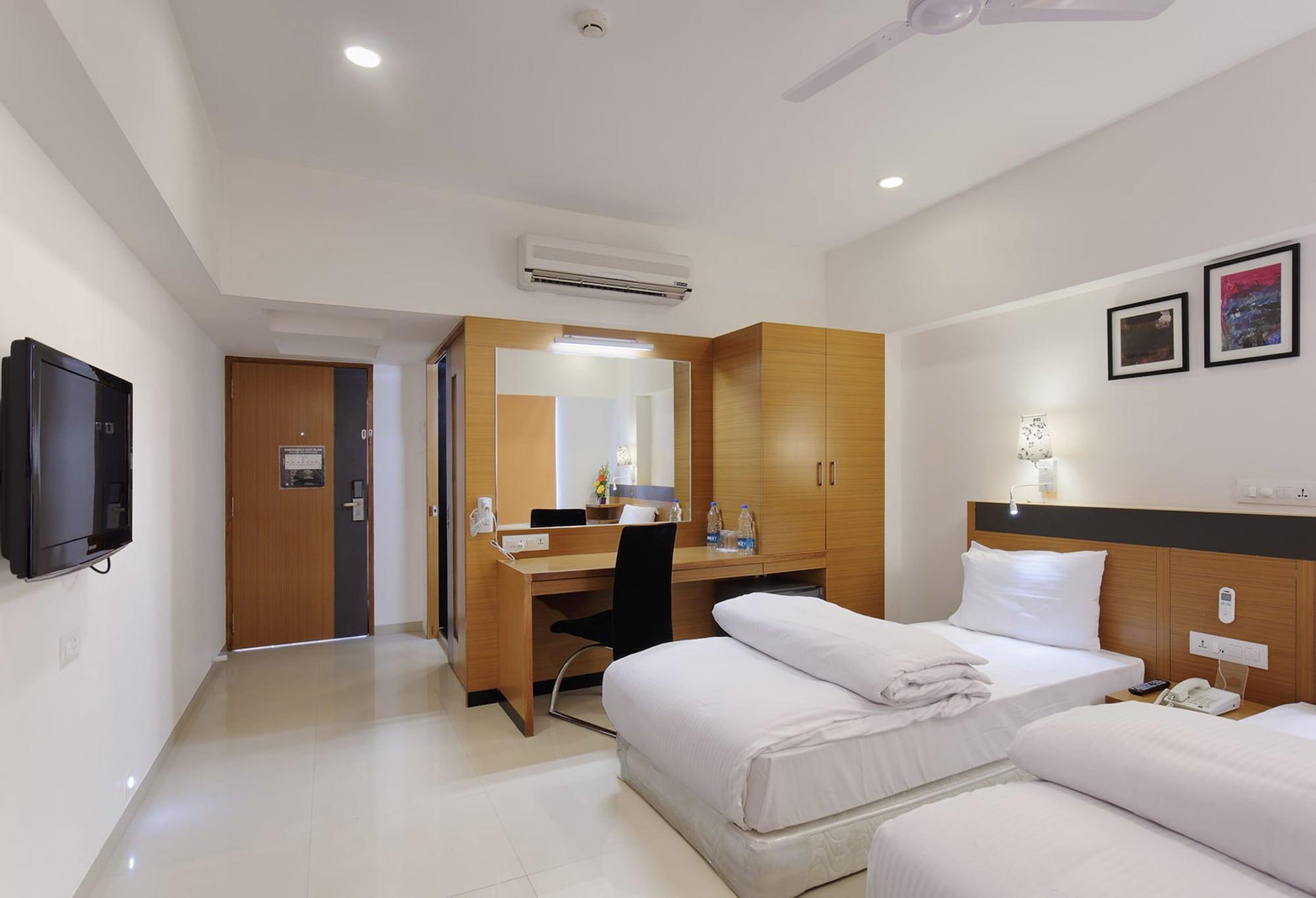 Hi 5 Hotel & Experience Насик Экстерьер фото