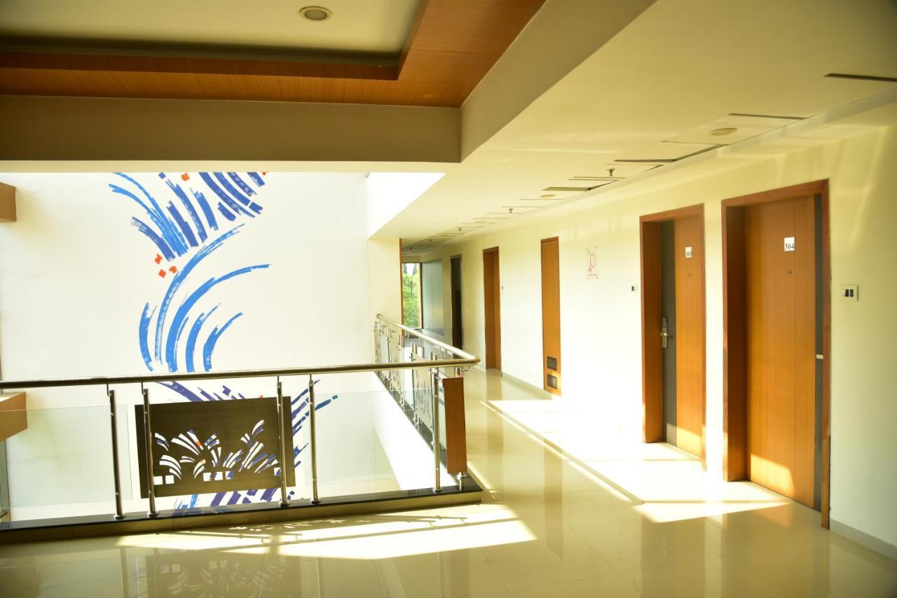 Hi 5 Hotel & Experience Насик Экстерьер фото
