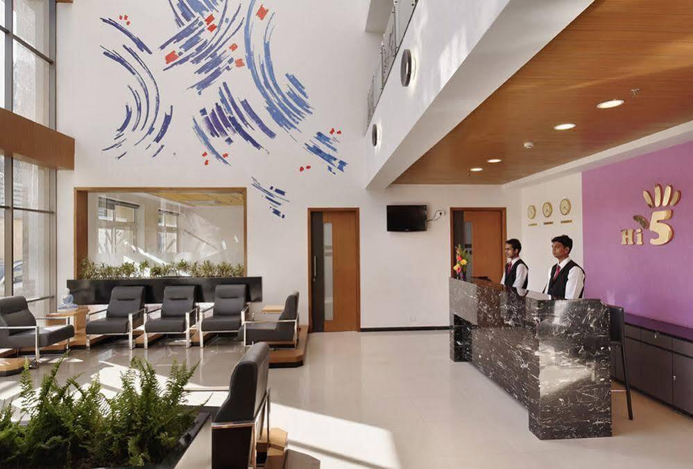 Hi 5 Hotel & Experience Насик Экстерьер фото