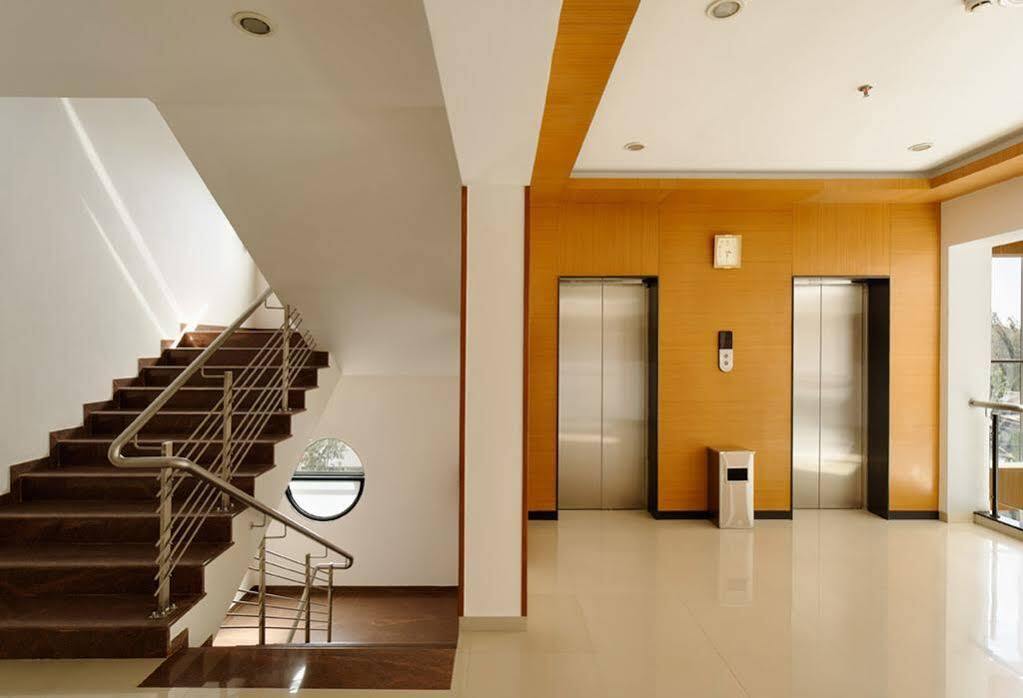 Hi 5 Hotel & Experience Насик Экстерьер фото